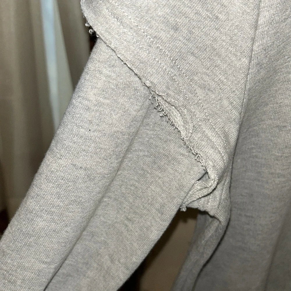 POL Heather Gray Casual Sweatshirt with 🇺🇸 American flag - Picture 4 of 6